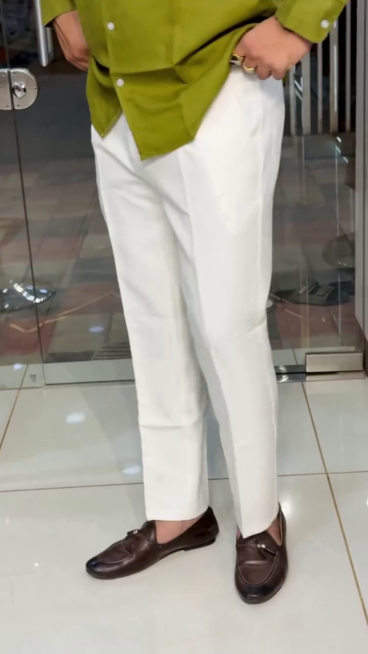 Men Comfort Fit Solid Spread Collar Cotton Casual Shirt - Image 4