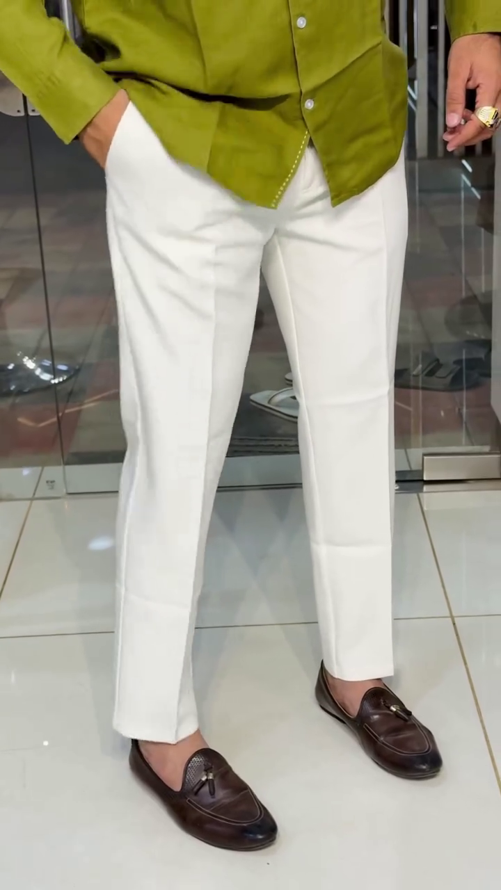 Men Comfort Fit Solid Spread Collar Cotton Casual Shirt - Image 3