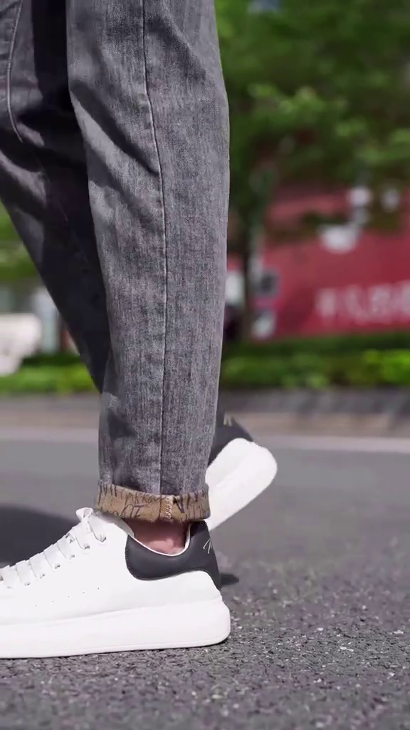 Men’s Trendy Slim Fit Denim Jeans - Image 4